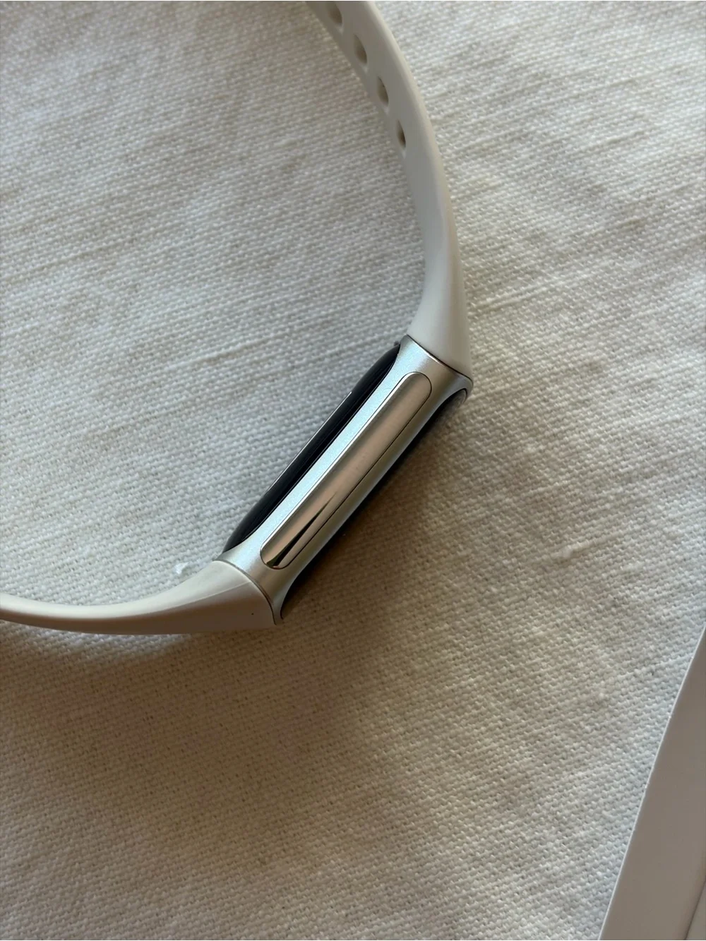 Fitbit Charge 6 Porcelain